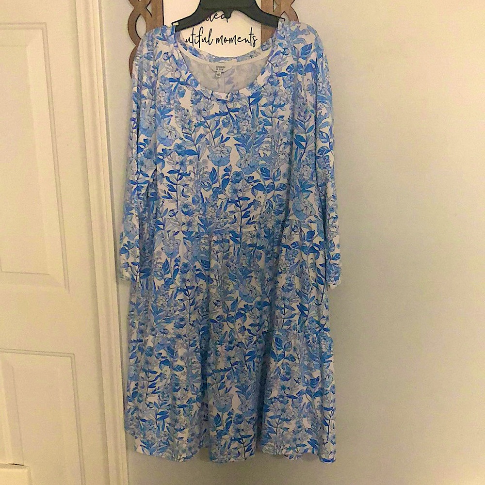 Crown and Ivy Blue Floral swing dress